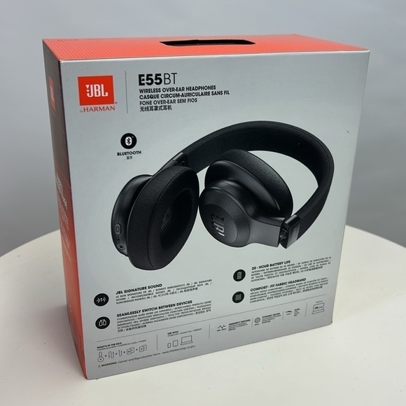 JBL E55BT Wireless On Ear Black Headphones - Picture 3 of 5